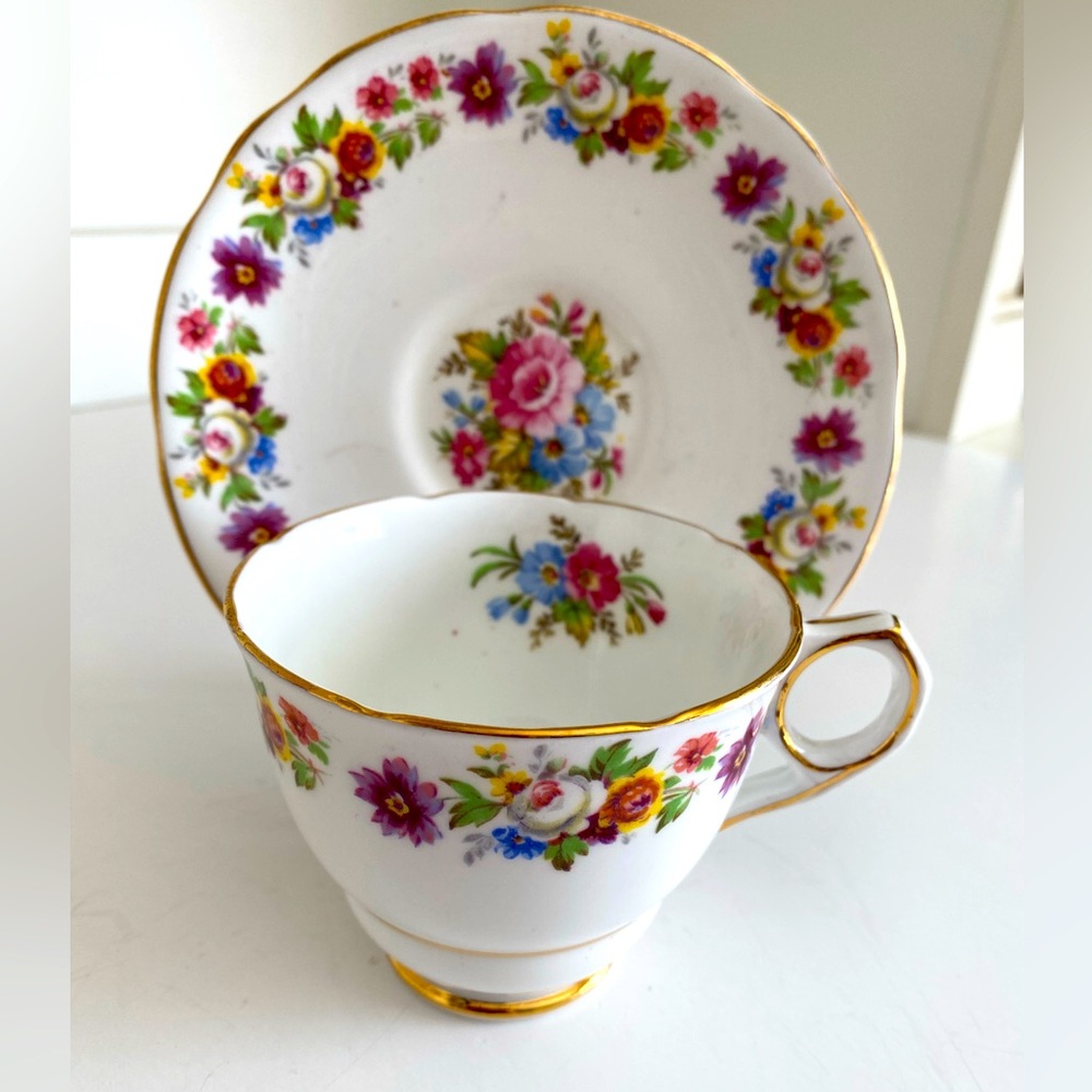 Royal Stafford Bone China Vtg Teacup and Saucer Lovely Florals Coffee